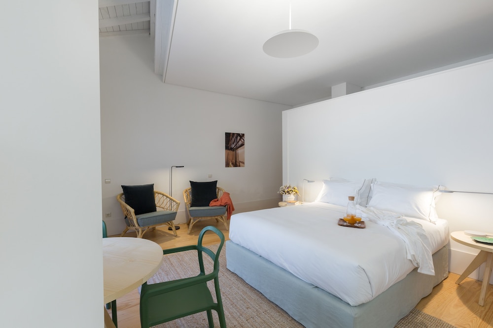 B28 Apartments 13/50