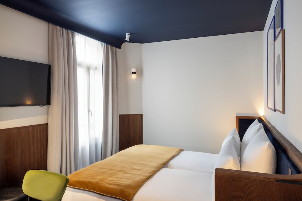 غرفة سوبيريور بسرير كينج، Cristal Champs Elysees Hotel 4/10