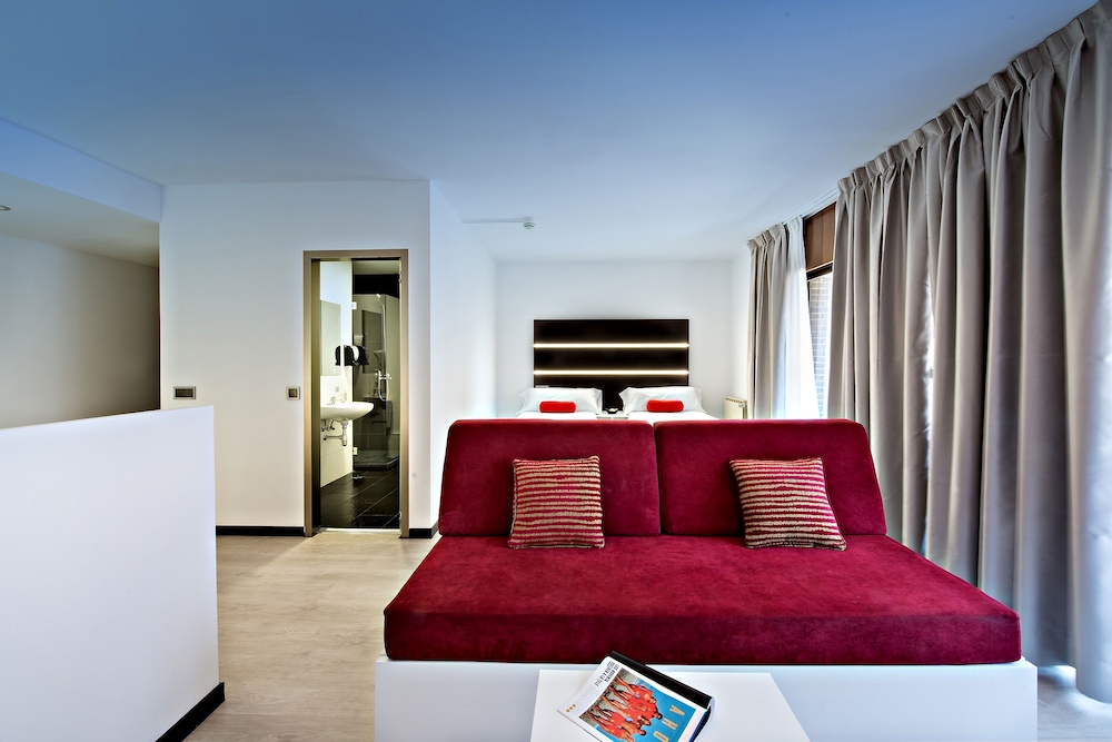Roisa Hostal Boutique 57/77