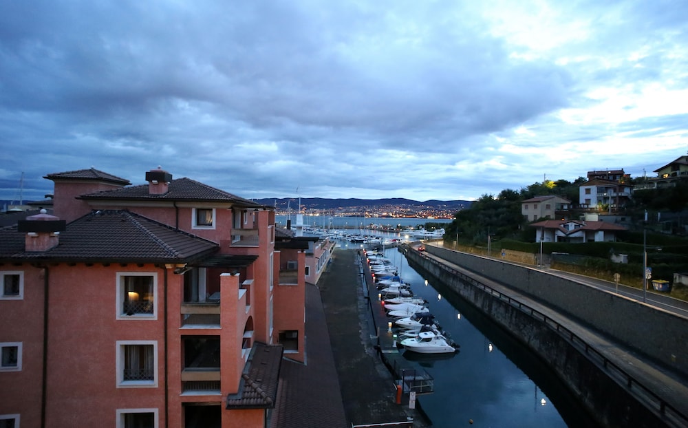 Hotel San Rocco 67/74