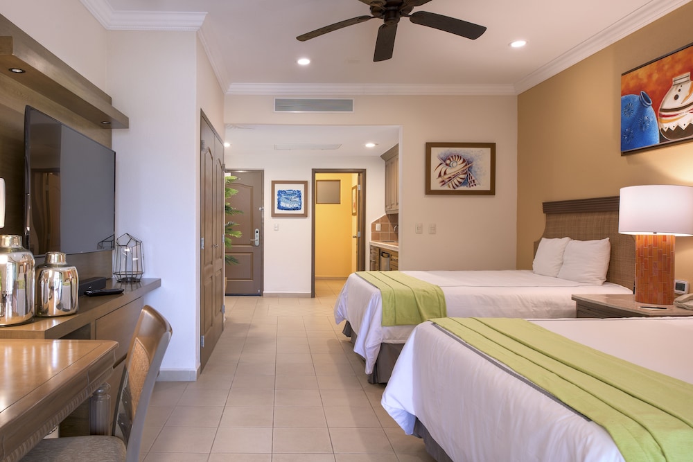 3 Bedrooms, Suite, 2 King Beds, 2 Queen Beds, Sofa, Premium Floor, Villa Del Palmar At the Islands of Loreto 2/10