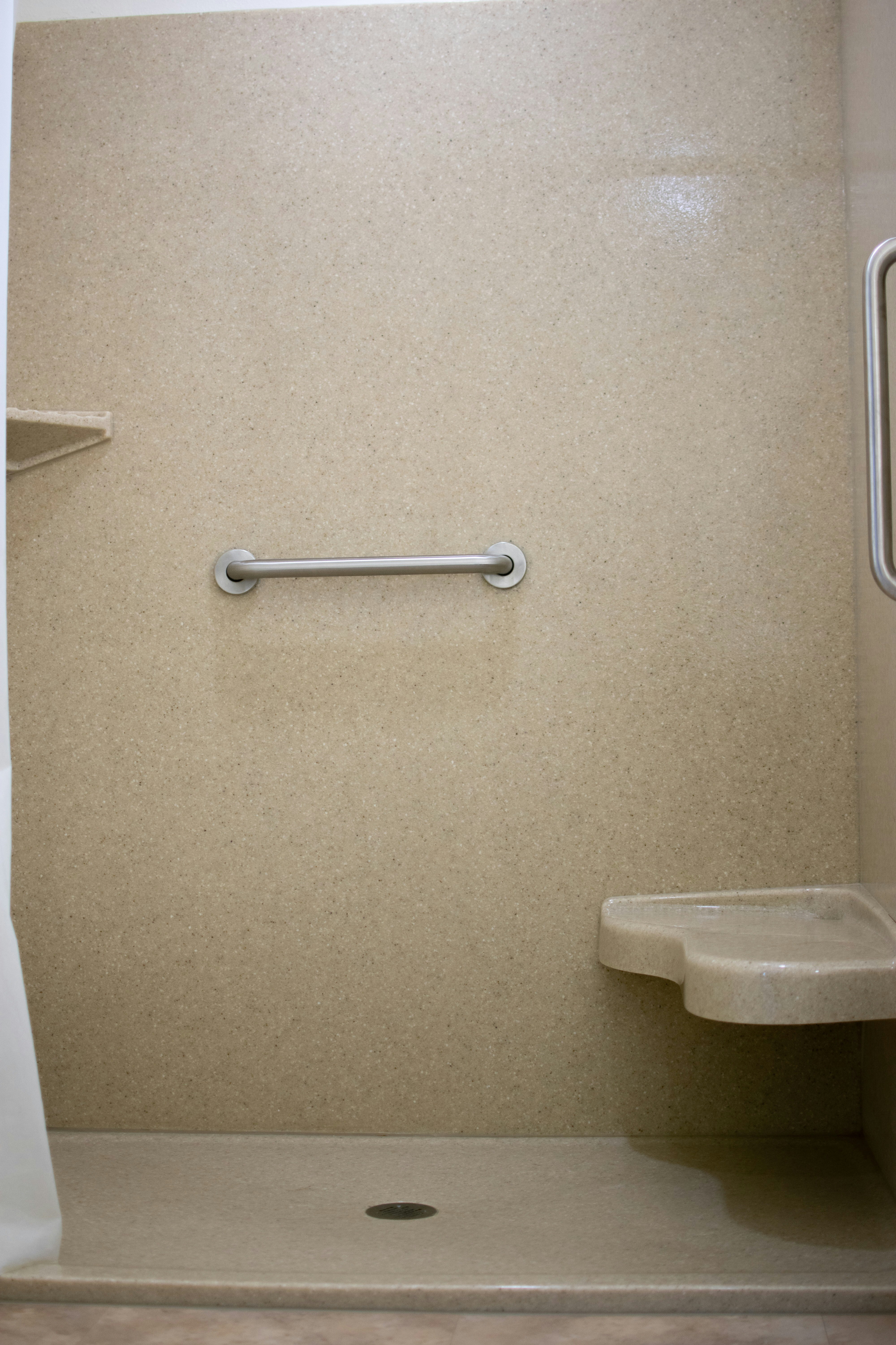 Boarders Inn & Suites by Cobblestone Hotels - Syracuse 24/25