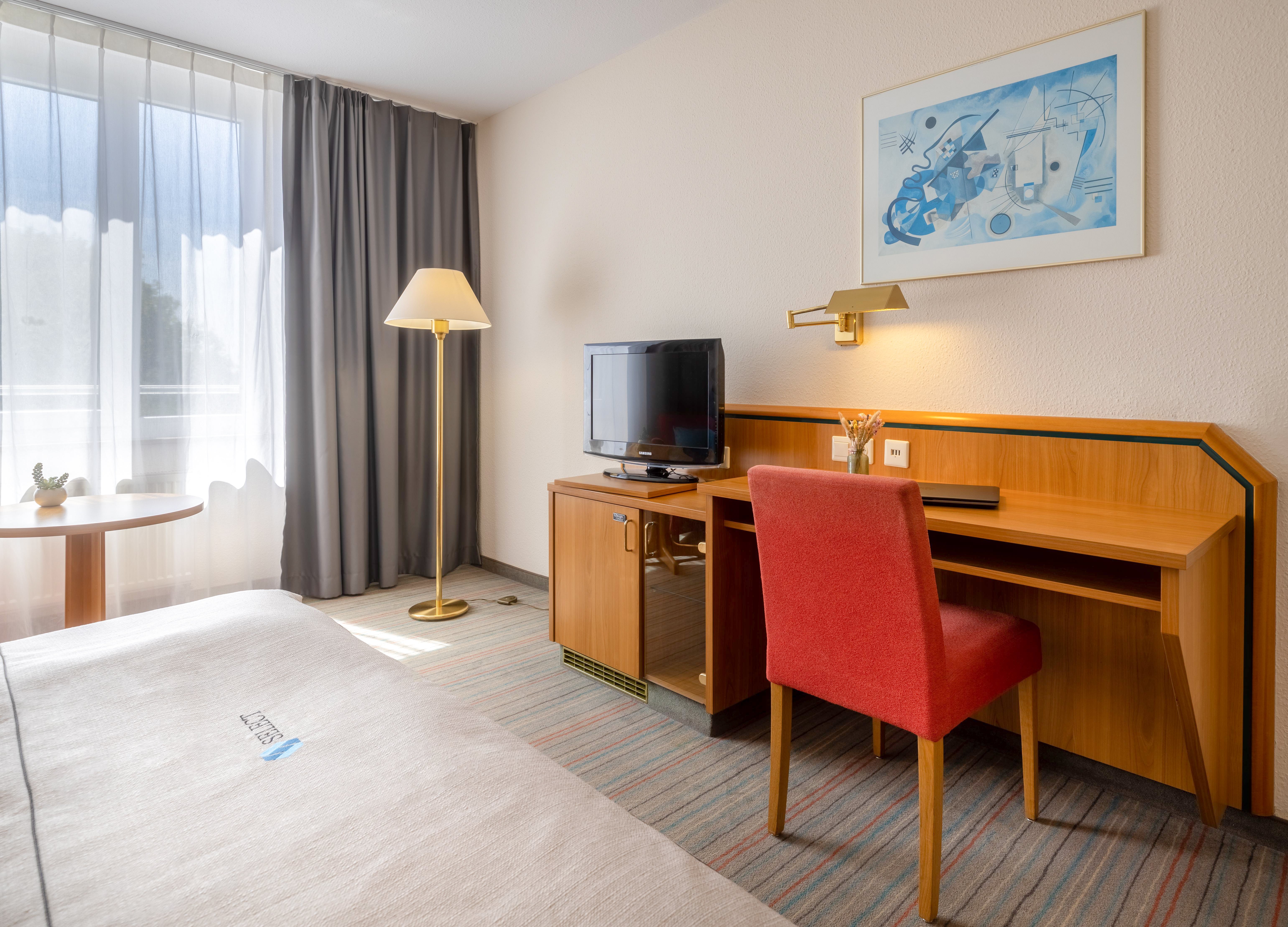 Holiday Inn - the niu, Blade Solingen by IHG 77/80