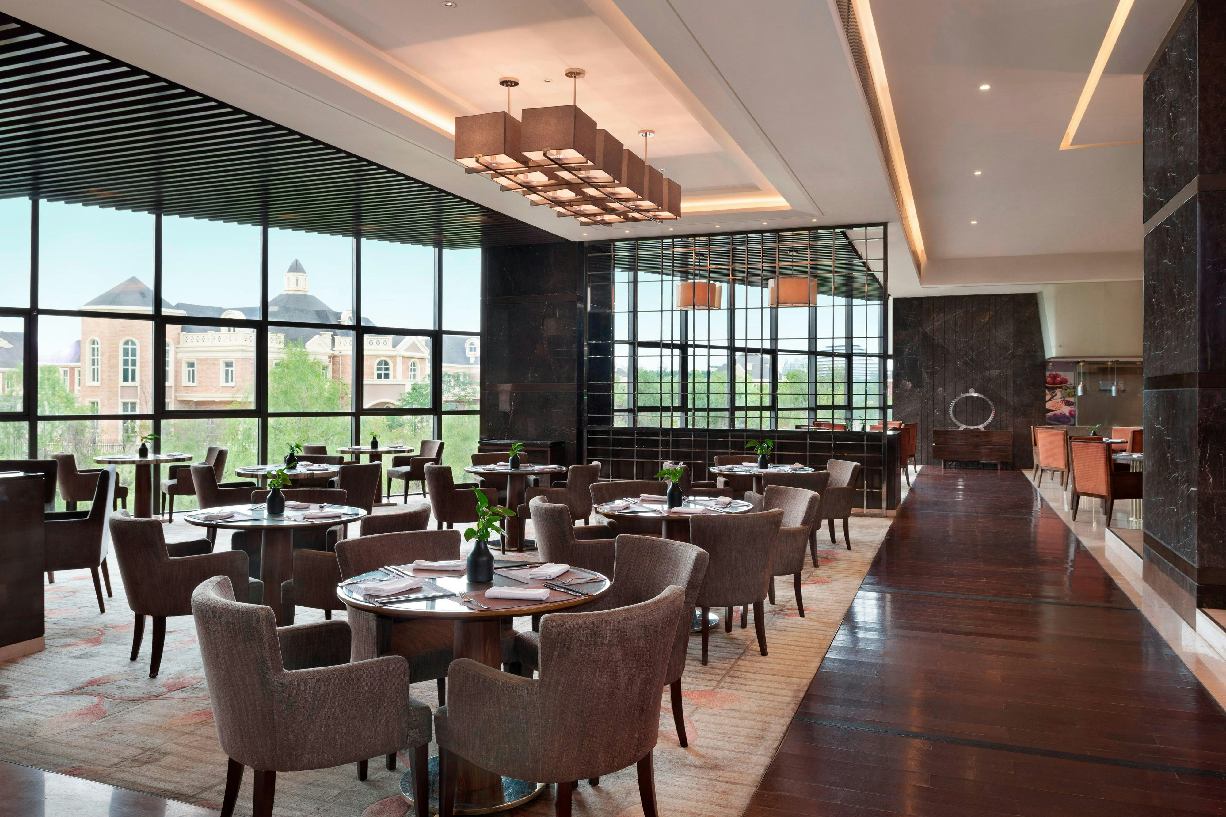Sheraton Changchun Jingyuetan Hotel 12/19