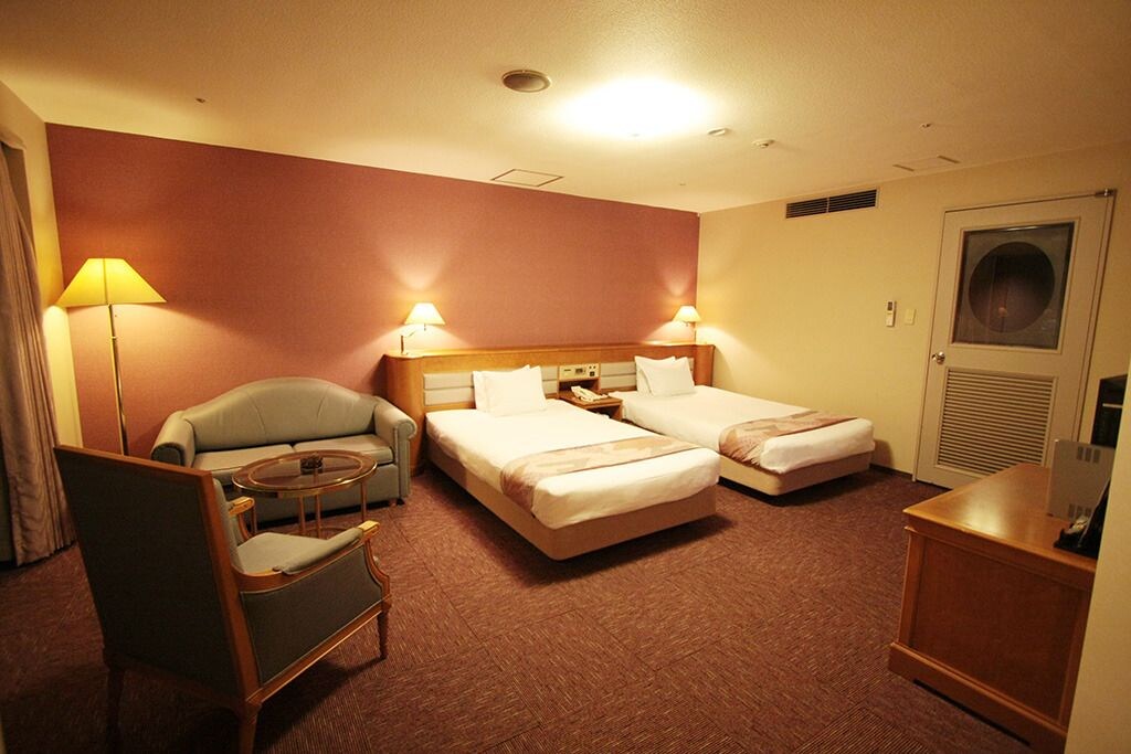 DELUXE, TWIN BEDS, SMOKING