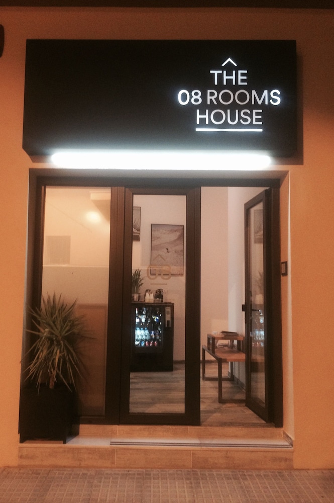 The 8 Rooms House 26/37