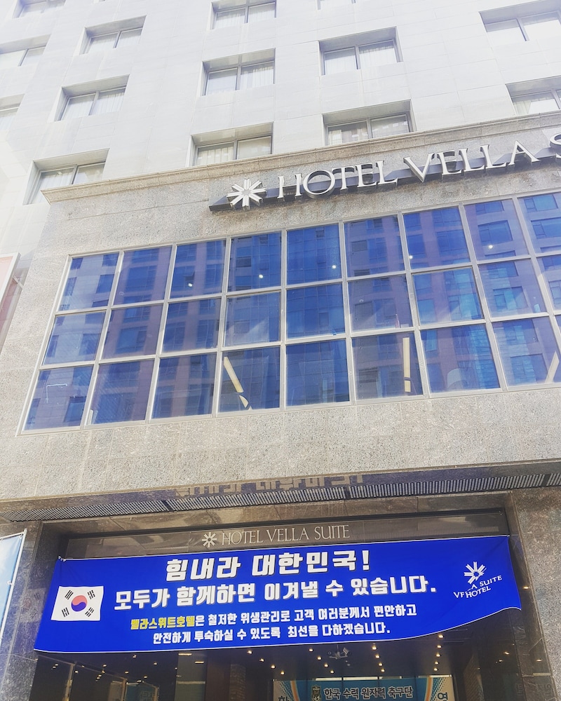 Vella Suite Hotel 10/50