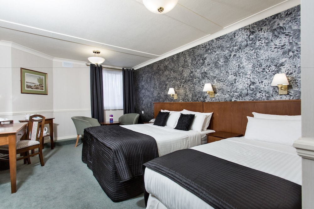 CROWN, TRIPLE, 1 DOUBLE AND 1 SINGLE BED