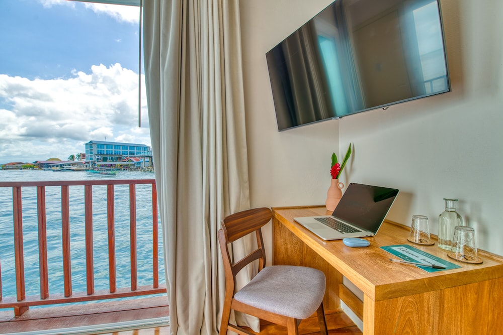 Tropical Suites Hotel 55/67