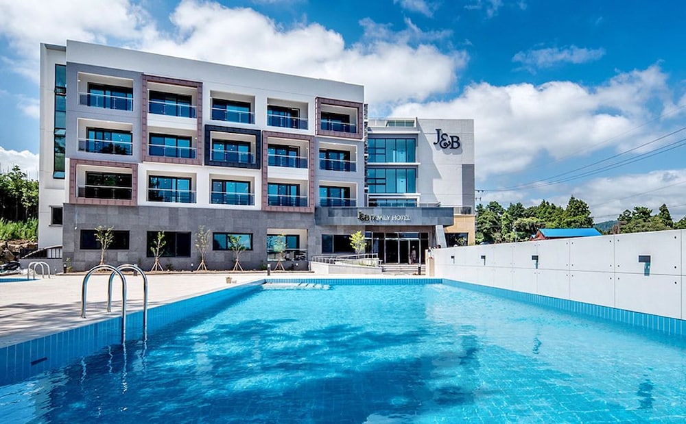 Jnb Family Hotel 5/50