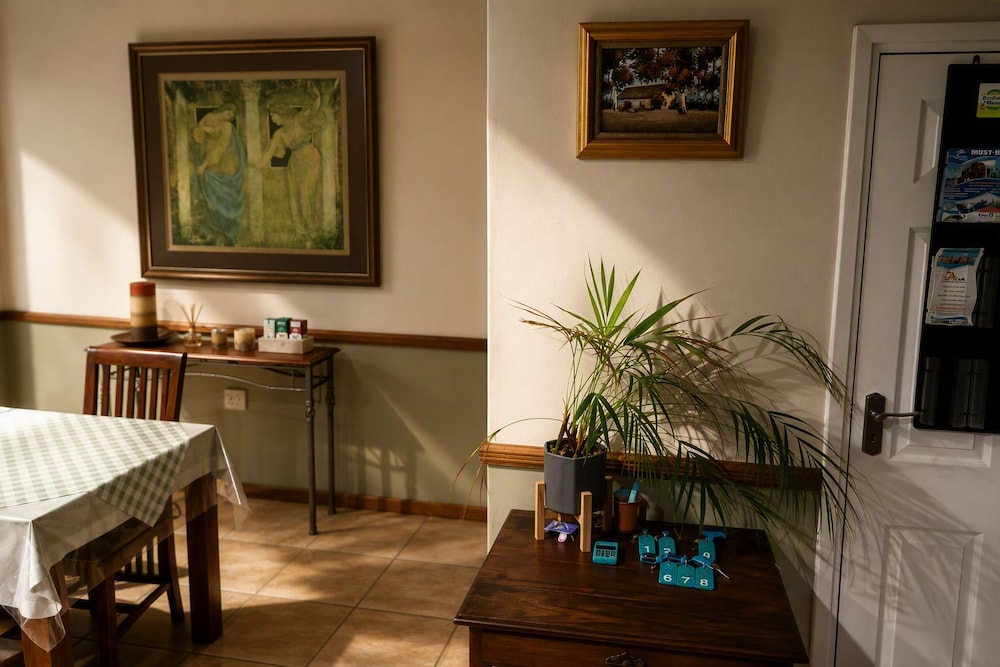 Lombok Lodge 23/42