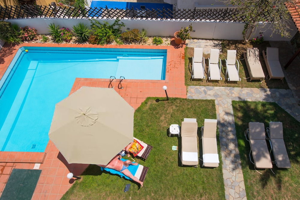 Elmi Suites 34/55