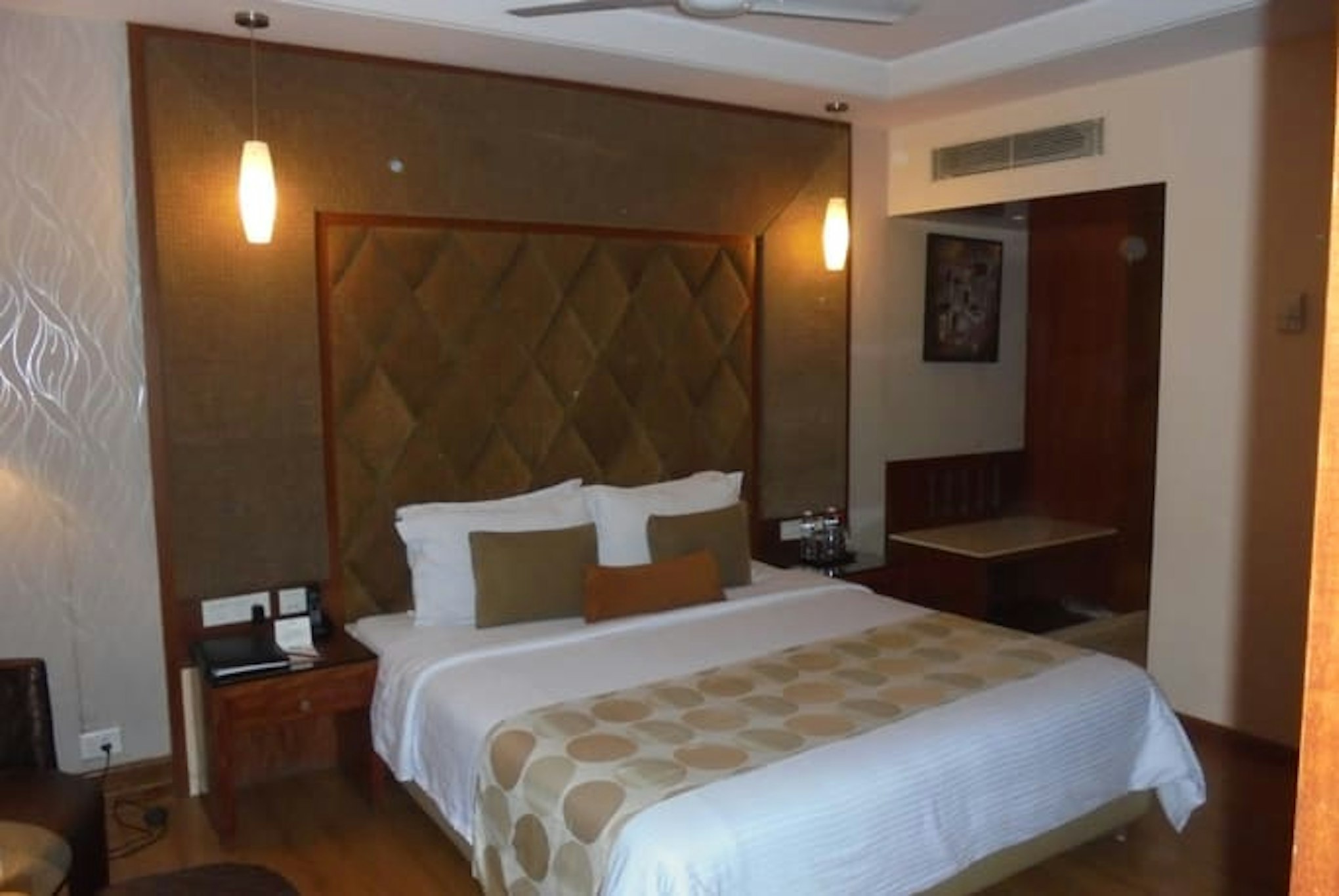 Lords Plaza Ankaleshwar 14/36