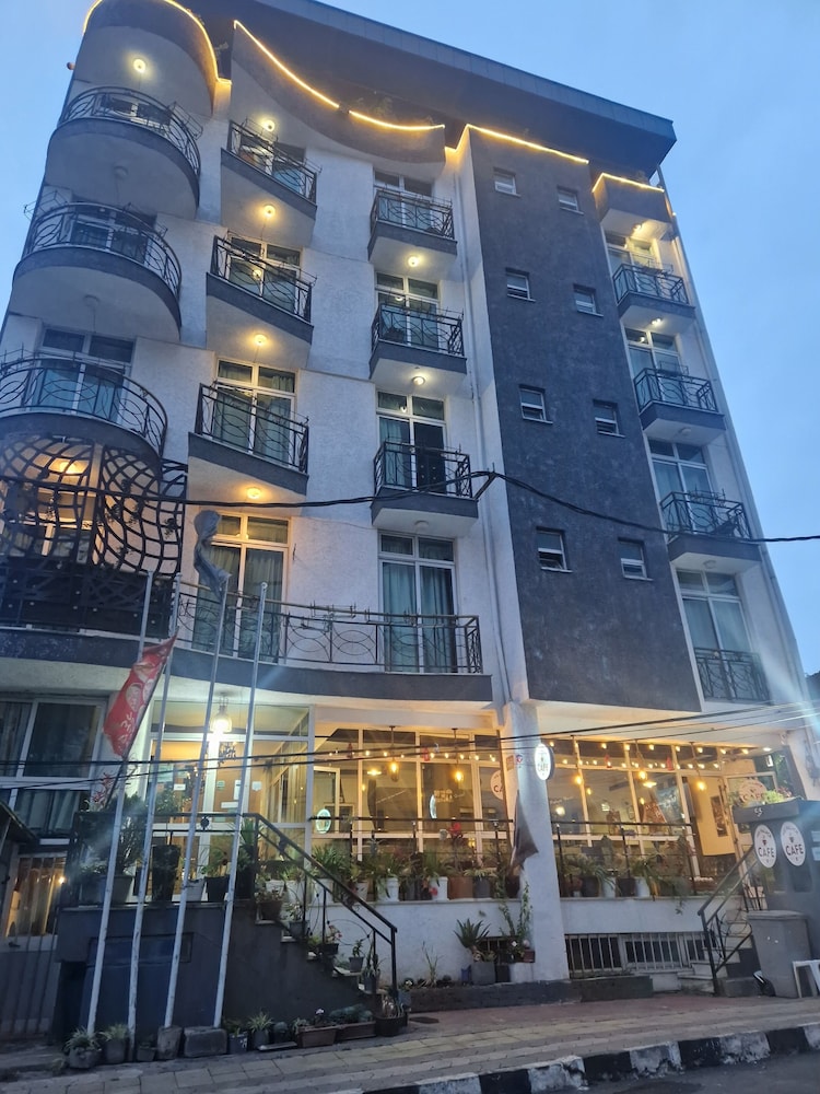 Ag Palace Hotel 4/56