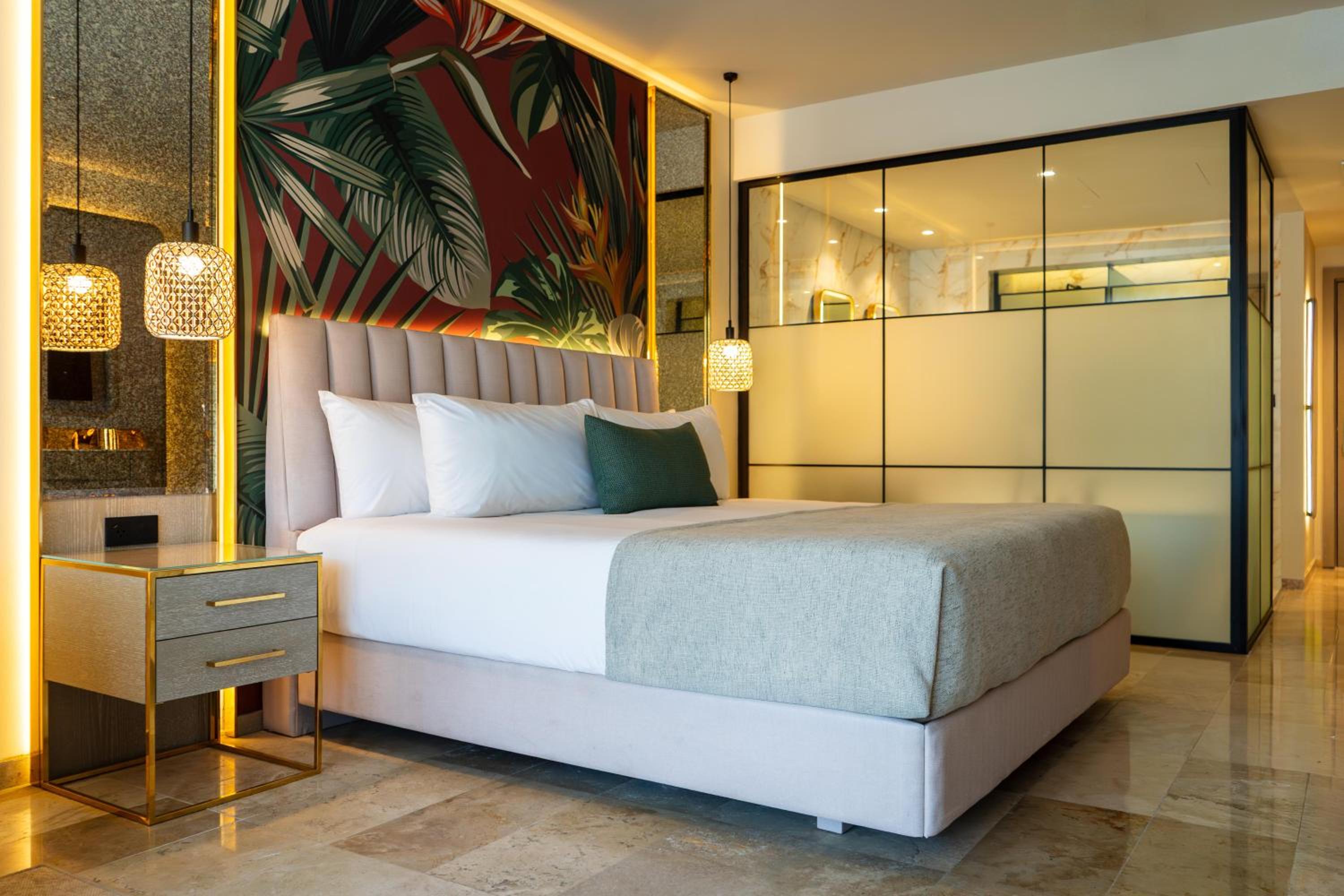 Junior Suite, Deluxe, King Bed, Sofa, Pool Access