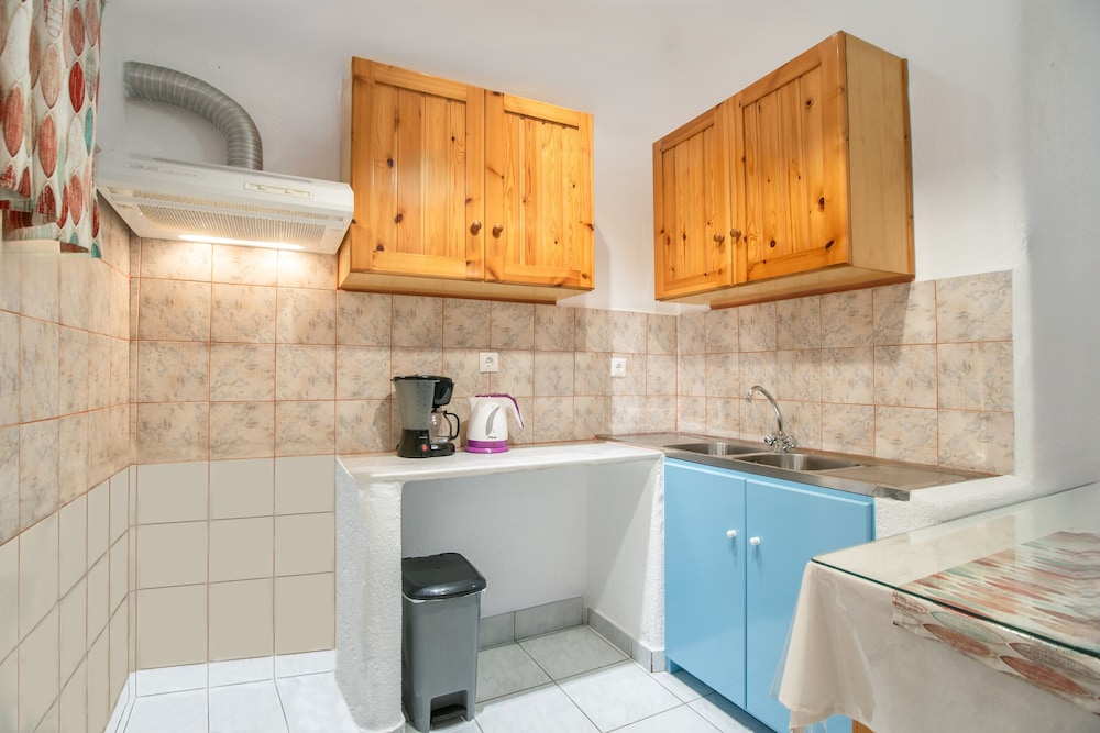 Kontaratos Studios & Apartments 49/50