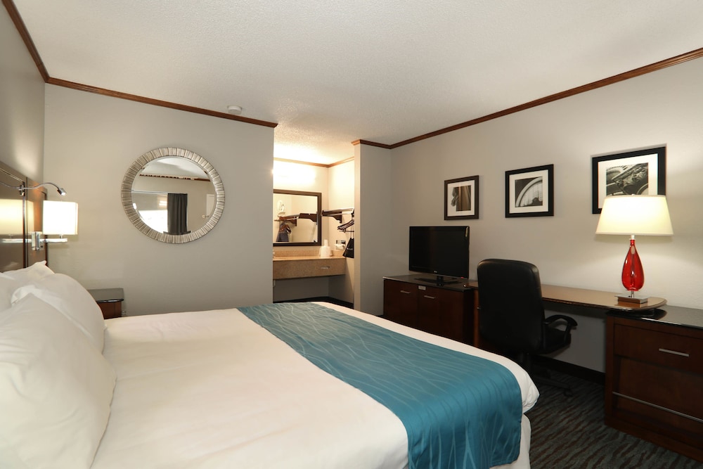 Days Inn by Wyndham Foley 5/33