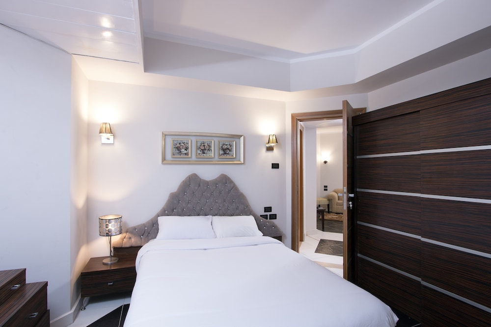 Royal Beach Serviced Apartments 42/75