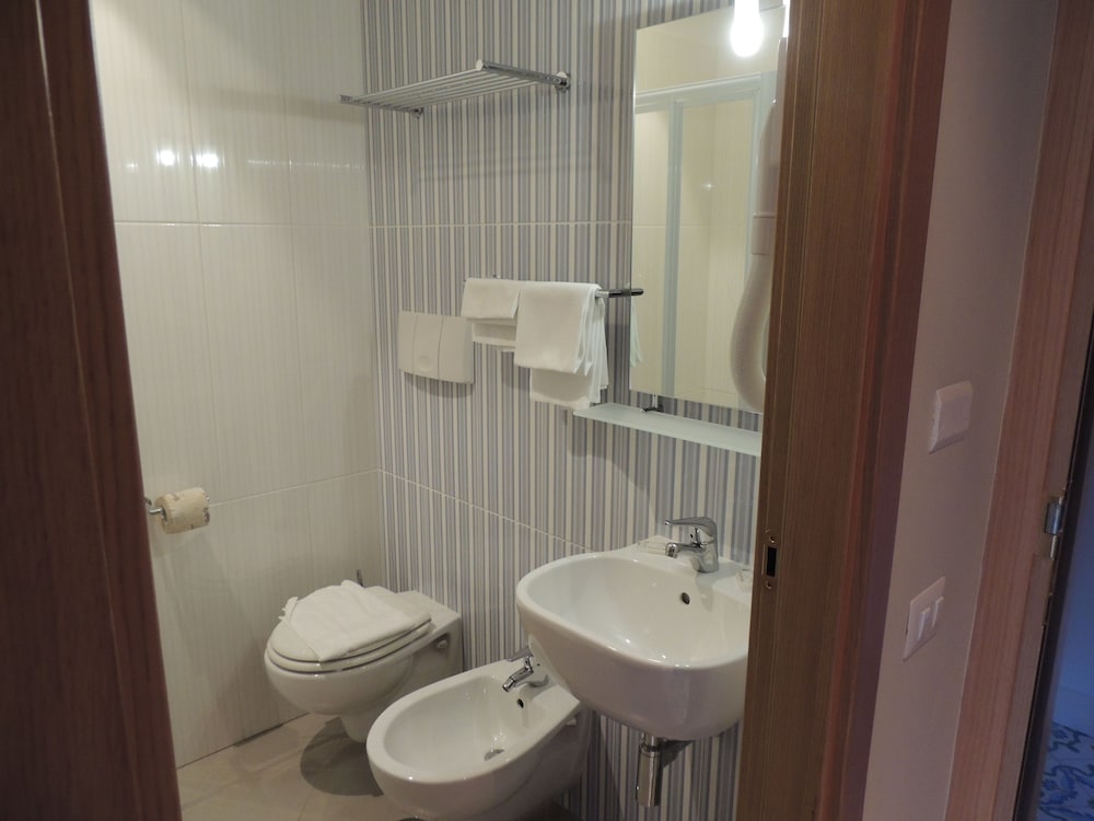 Hotel Zeus Pompei 47/50