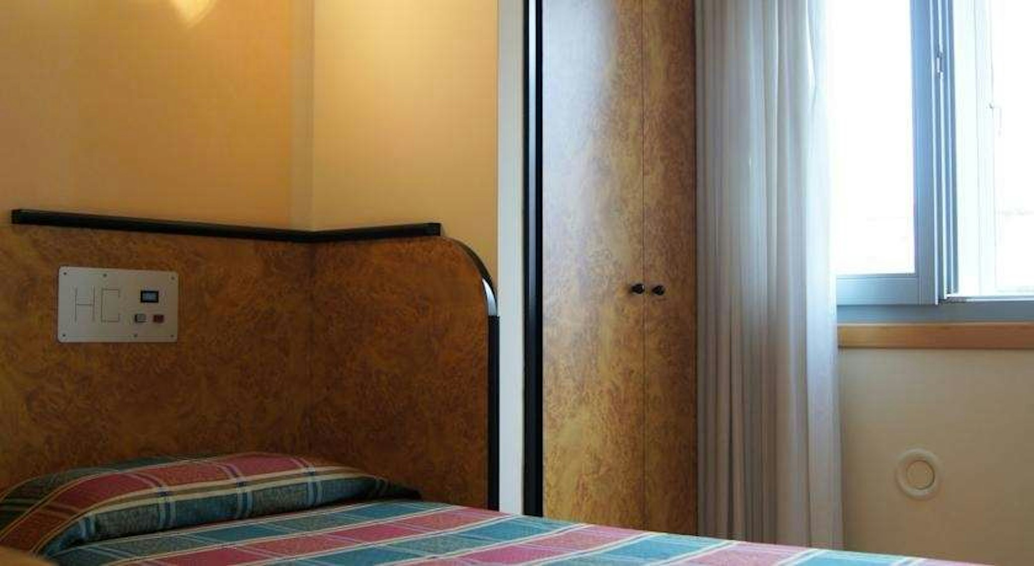 Cristina Hotel 15/40