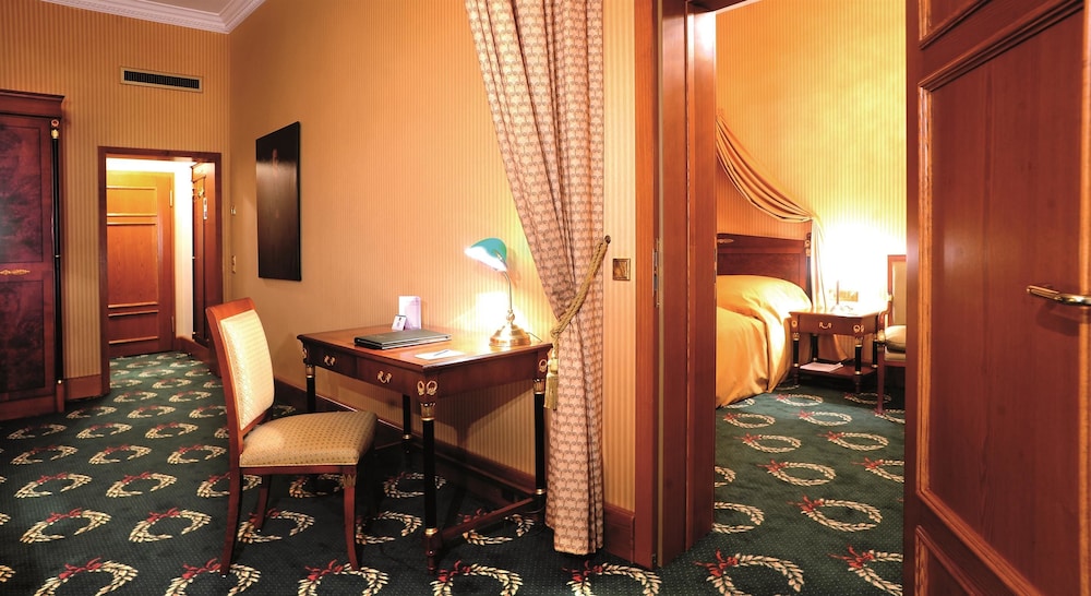Best Western Premier Grand Hotel Russischer Hof 32/67
