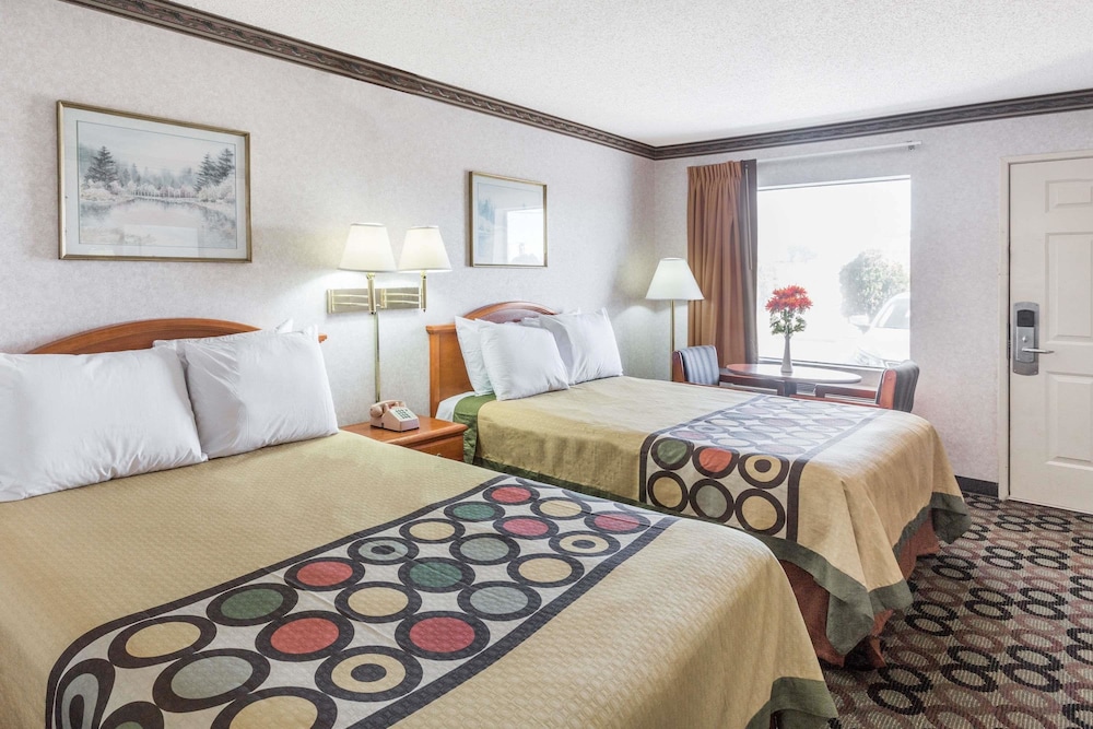 Super 8 By Wyndham Ashburn 9/26