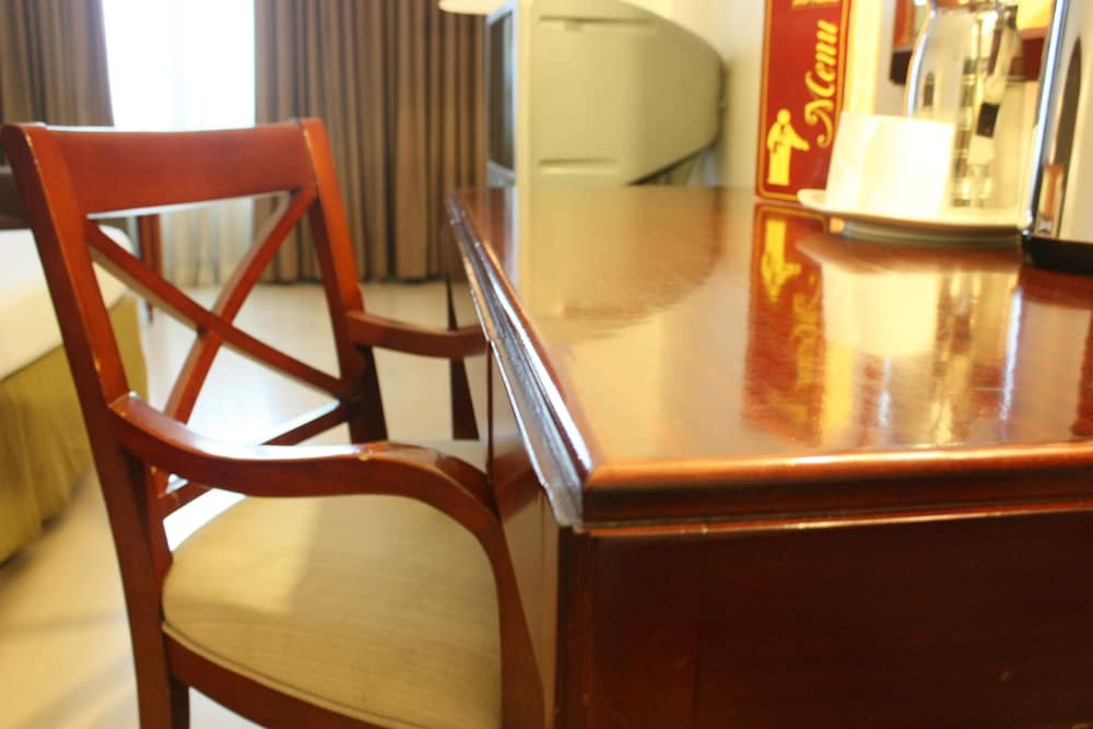 Hotel Supreme Convention Plaza 18/36