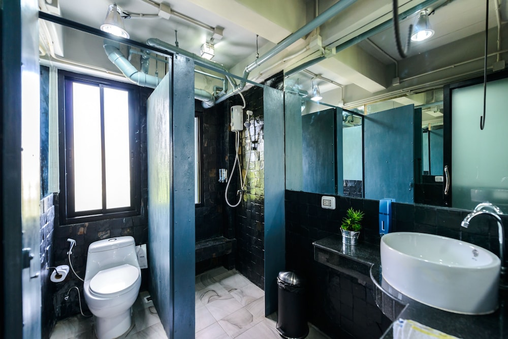 Eco Hostel Phuket 57/60