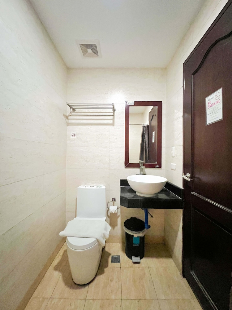 Cebu Capitol Central Hotel and Suites powered by Cocotel 50/55