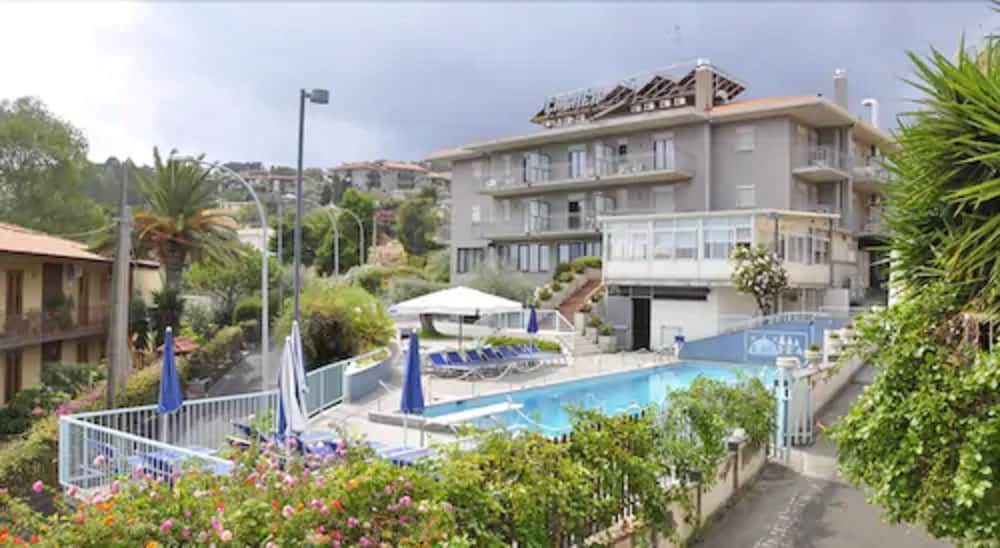 Albergo Lachea 38/41