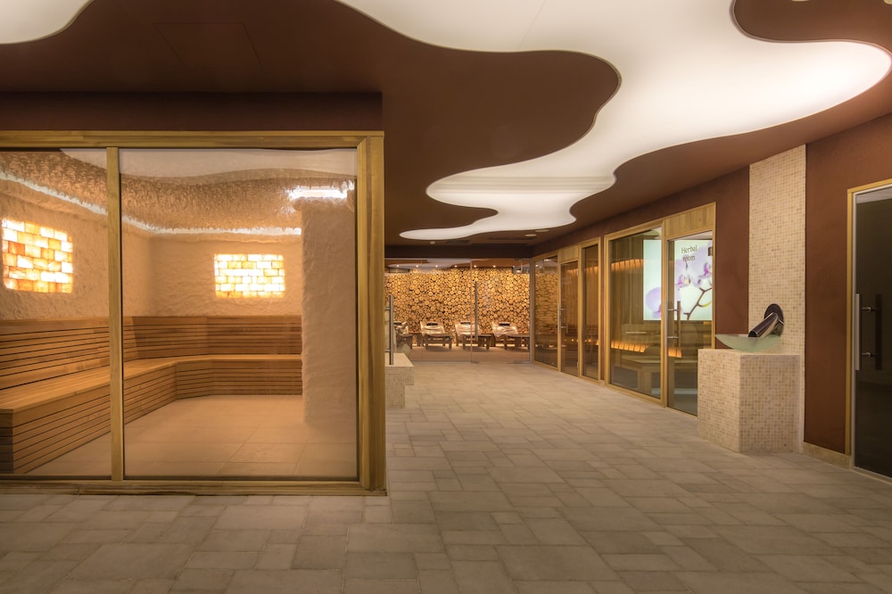 King Maron Beach Hotel & Spa 17/50