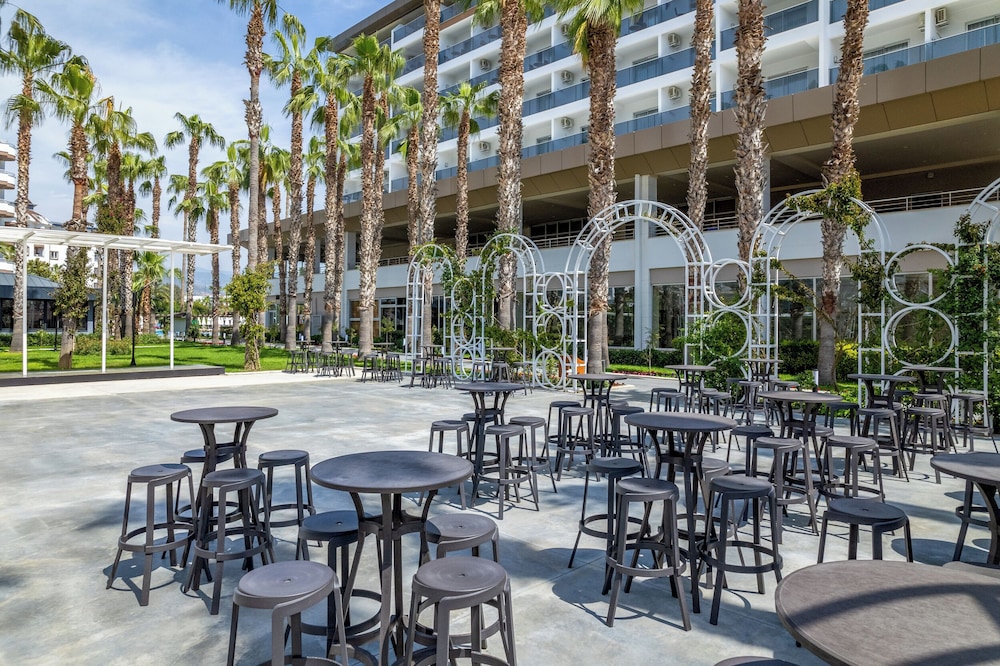 Royal Garden Beach Hotel 35/45