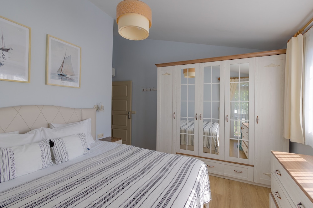 1 BEDROOM, COMFORT, VILLA