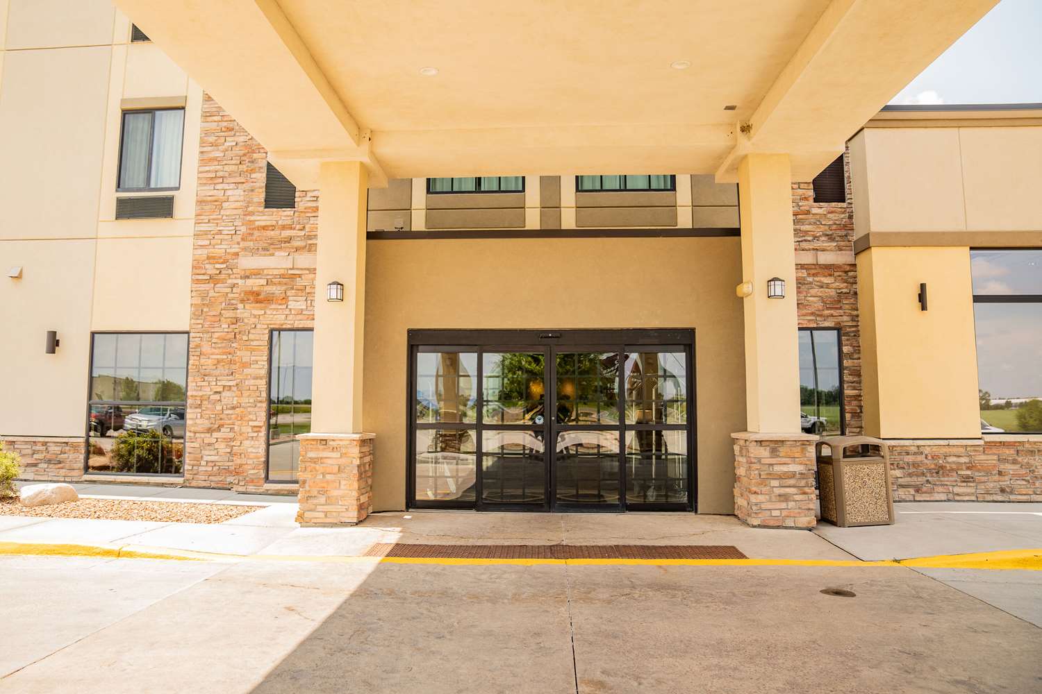 Comfort Suites Brookings near University 48/51