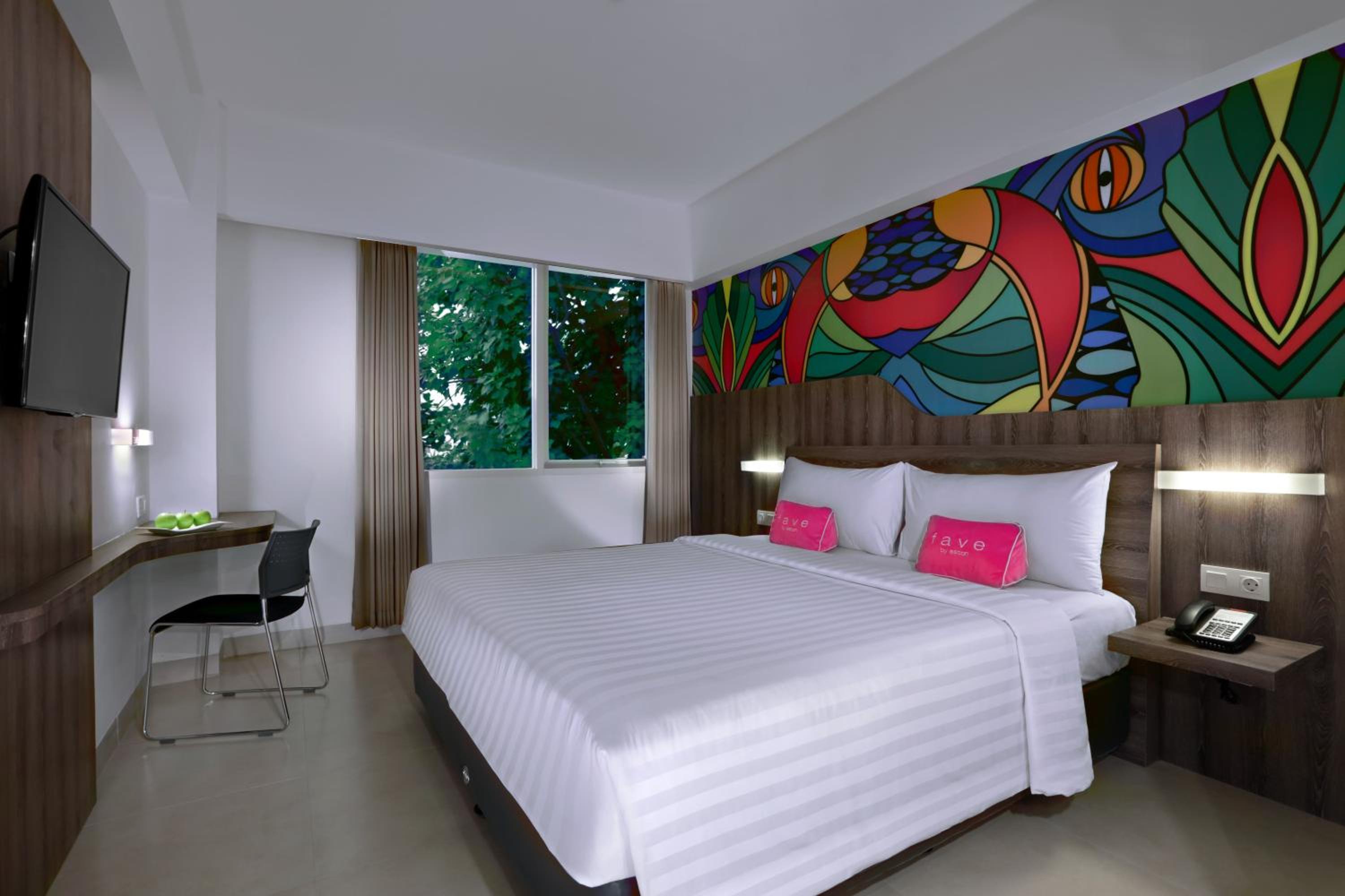 SUPERIOR, DOUBLE OR TWIN BED