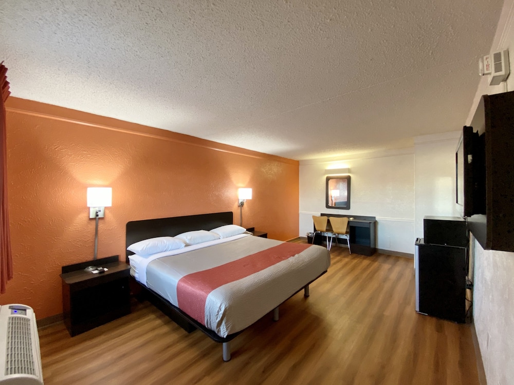 Motel6 Beaumont, TX 20/61