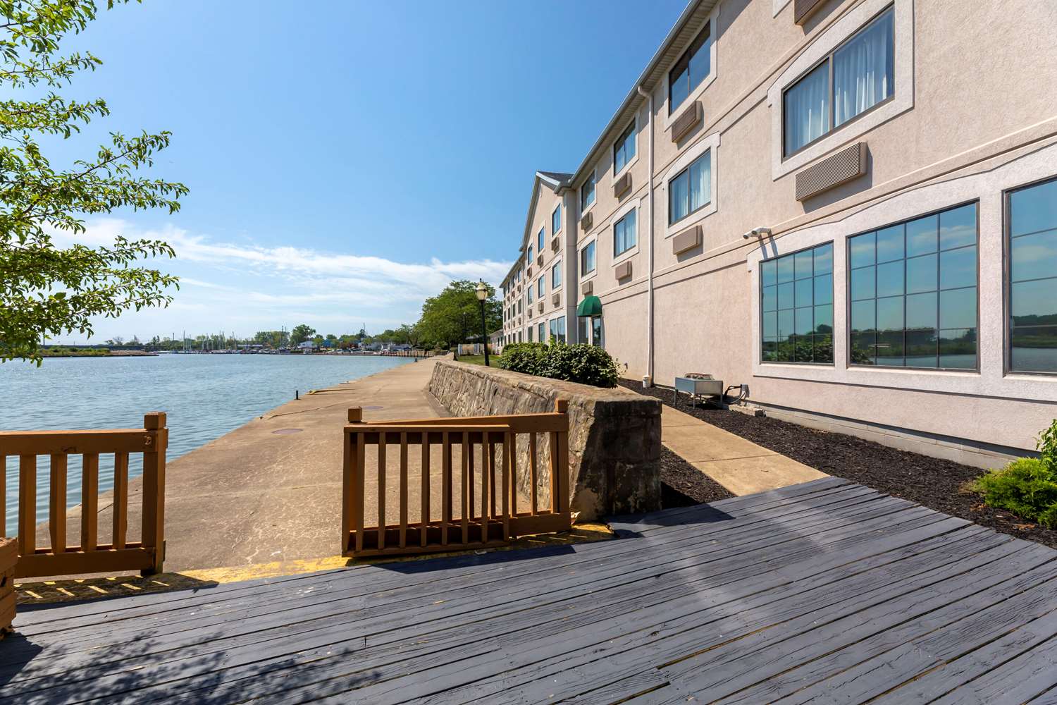Comfort Inn River's Edge 26/26