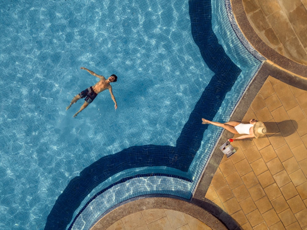 Fairmont Ajman 48/78