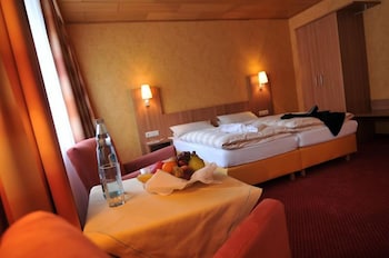 Hotel Central 8/53