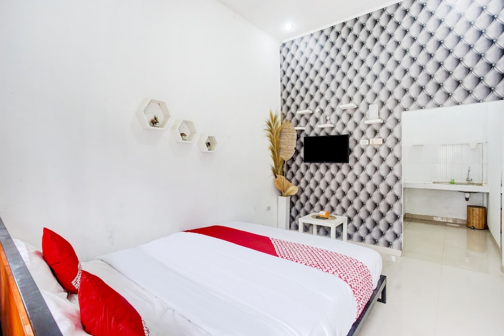 OYO 90124 Oemah Ratu Hostel Syariah 14/28
