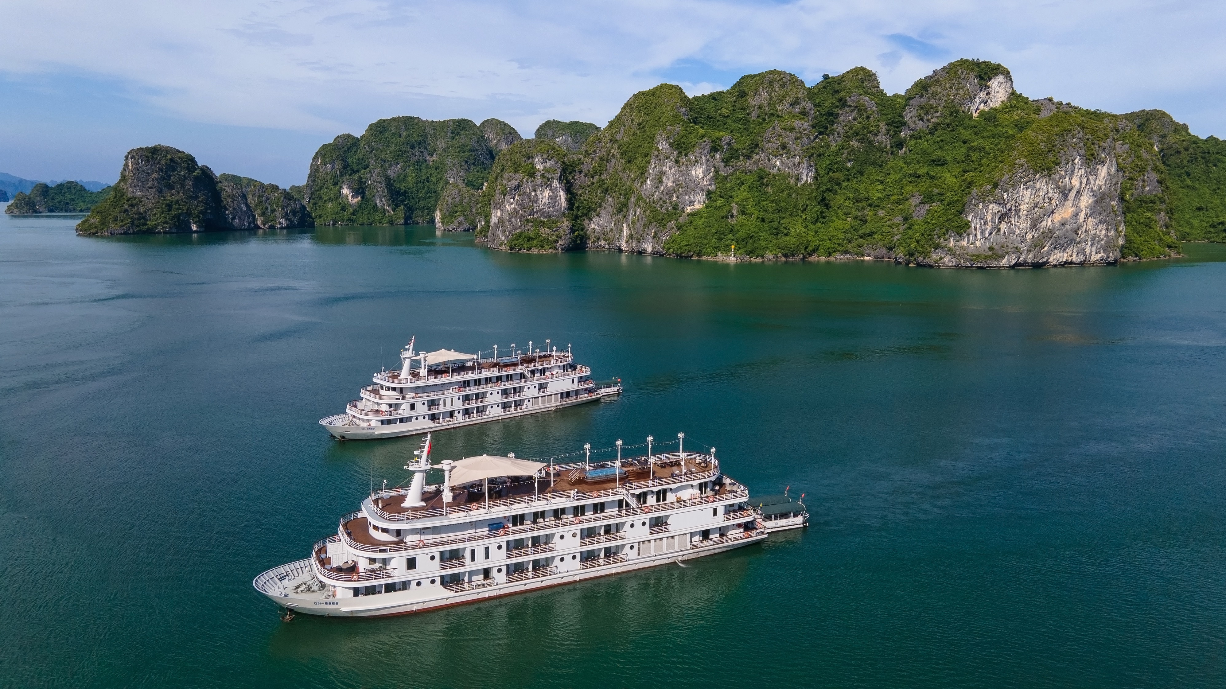 Paradise Elegance Cruise 30/38