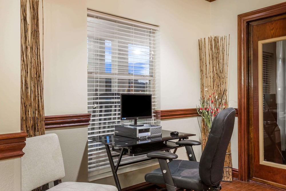 Wingate by Wyndham Savannah Gateway 40/41