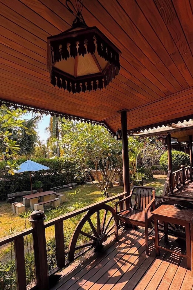 Baan Baitan Resort 50/64