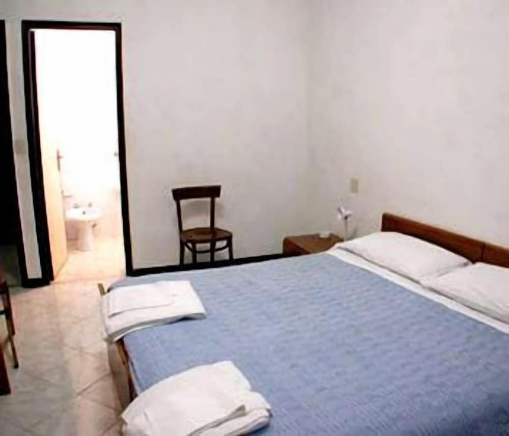 SERAFINO HOTEL 15/25