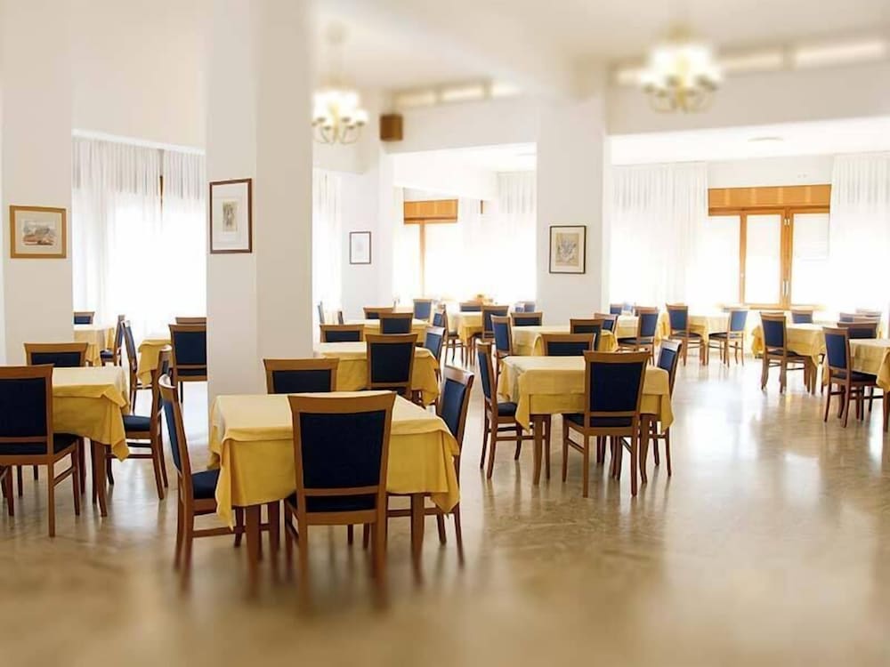 Hotel Touring Falconara Marittima 26/36