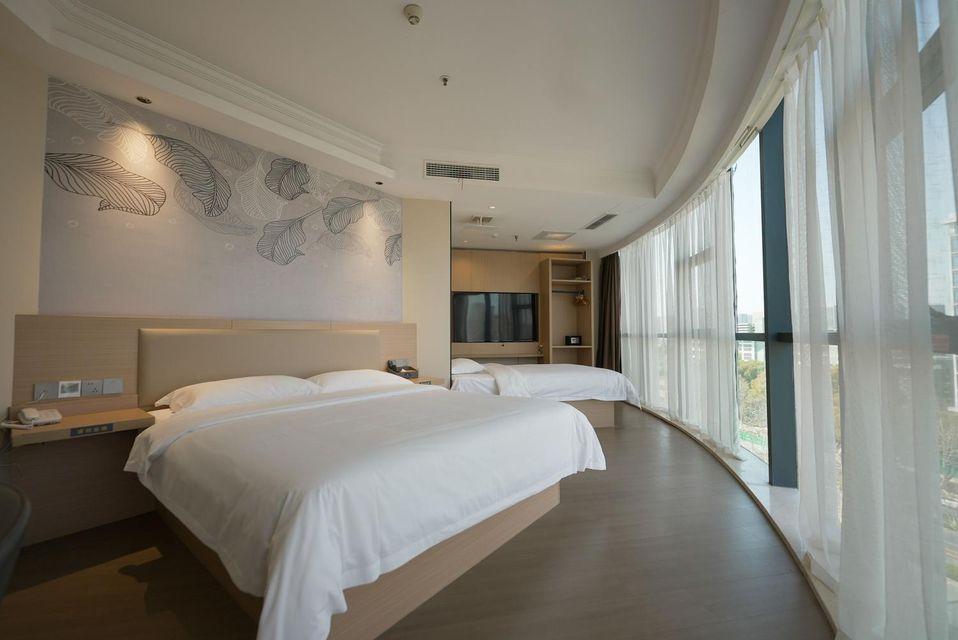 Vienna International Hotel (Jiaxing South Lake) 18/35