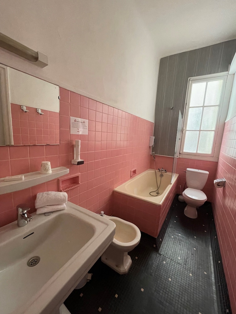 Hotel de France 65/65