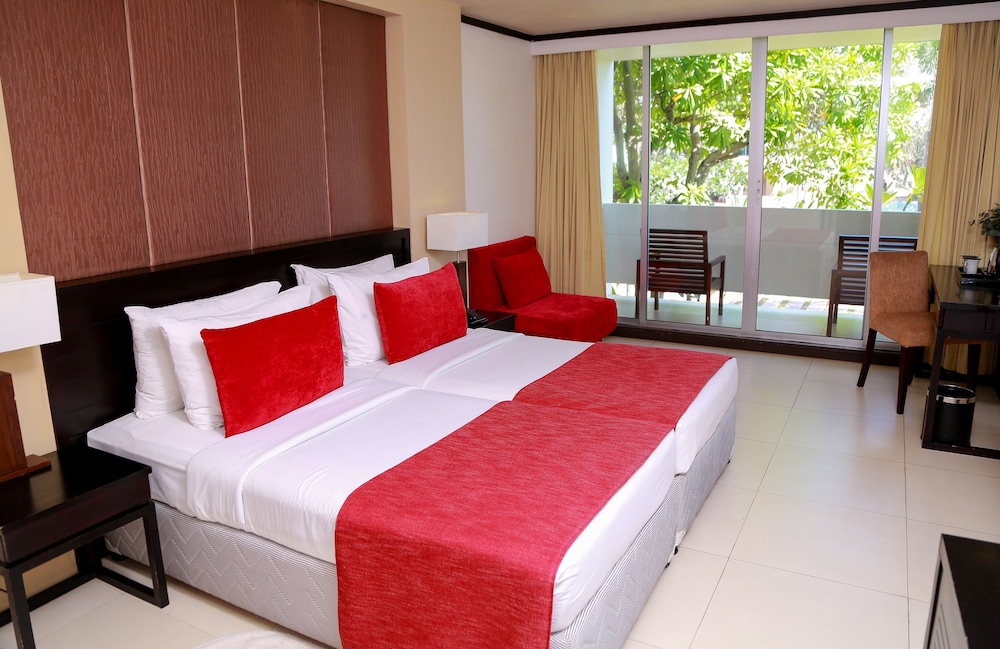 Pegasus Reef Hotel 16/75