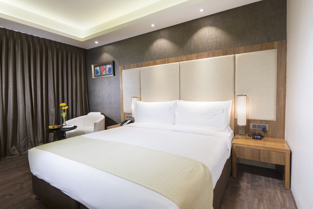STANDARD, KING BED
