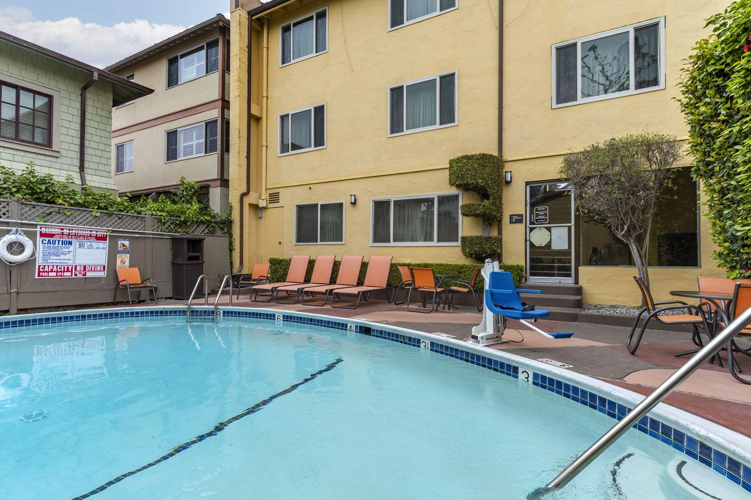 Best Western Carmel S Town House Lodge 40/40